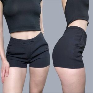 BUY 1 • GET 1 FREE Aritzia babaton black trouser short